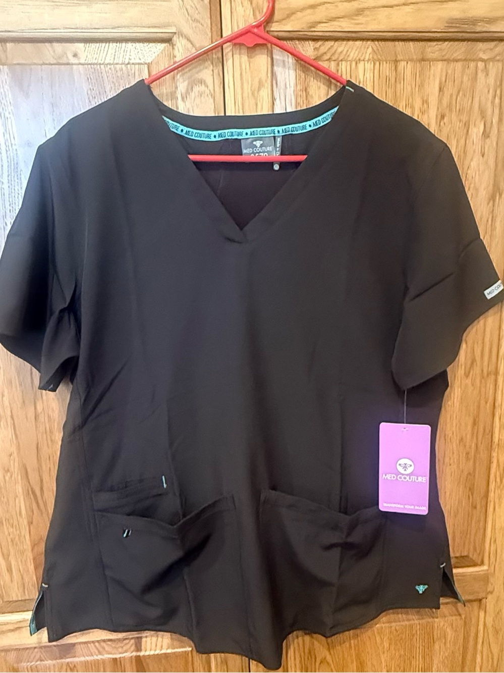Med Couture Scrub Top Women’s XL Chocolate Brown Style 8579 NWT Stretch V-Neck